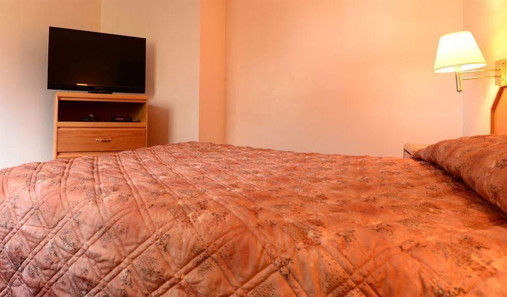 Economy Inn Prince George Kültér fotó